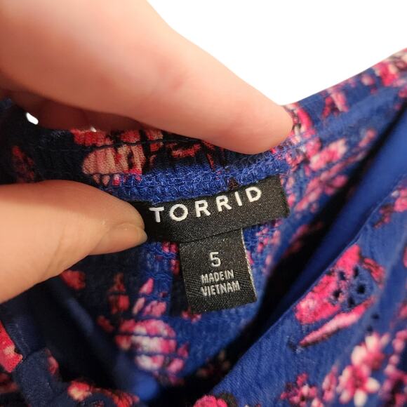 Torrid Blue Pink Floral Boho Smocked V-Neck Peplum Eyelet Cami Tank Top Size 5X - Picture 8 of 10